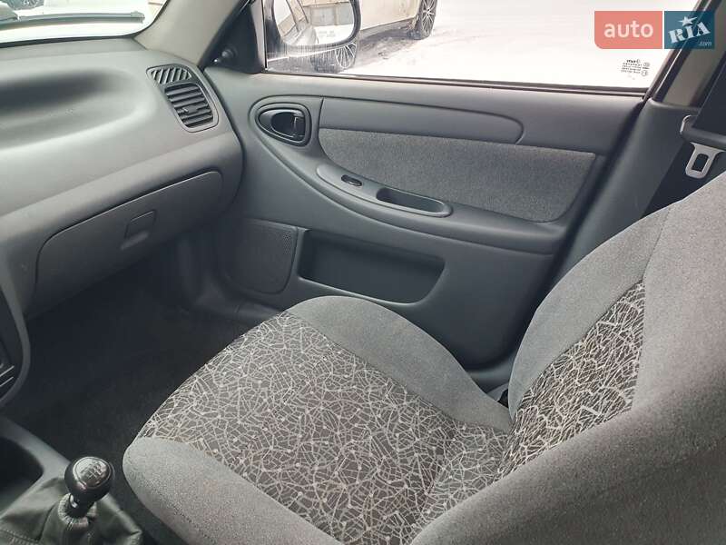 Седан Daewoo Lanos 2011 в Києві