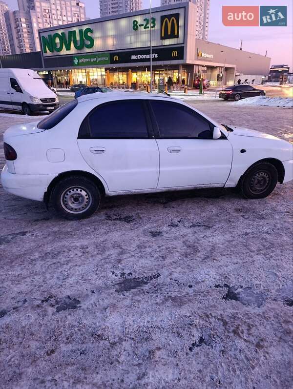 Седан Daewoo Lanos 2004 в Києві