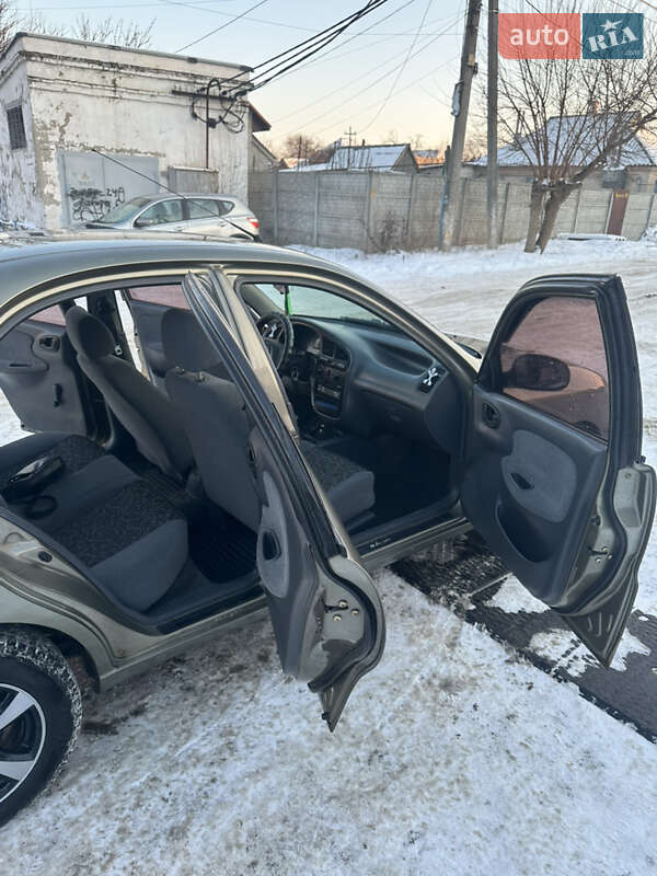 Седан Daewoo Lanos 2006 в Дніпрі