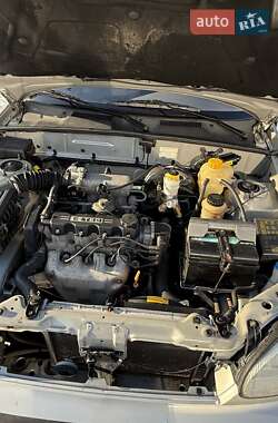 Седан Daewoo Lanos 2006 в Киеве