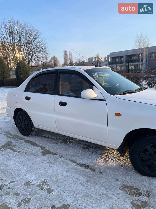 Седан Daewoo Lanos 1998 в Кременчуге