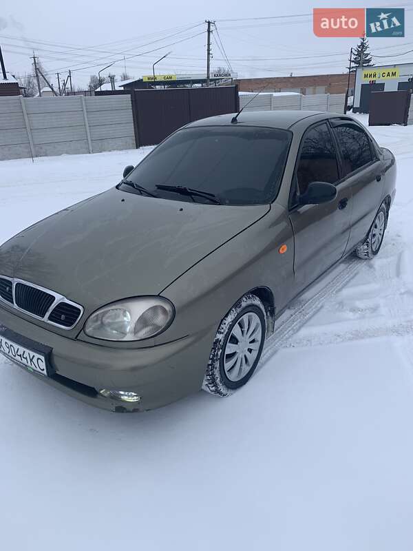 Седан Daewoo Lanos 2004 в Валках