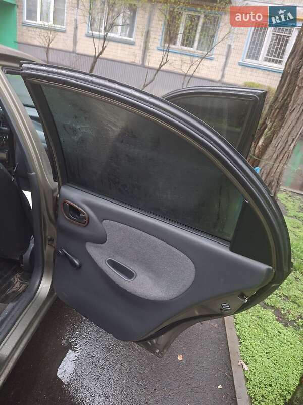 Седан Daewoo Lanos 2006 в Киеве