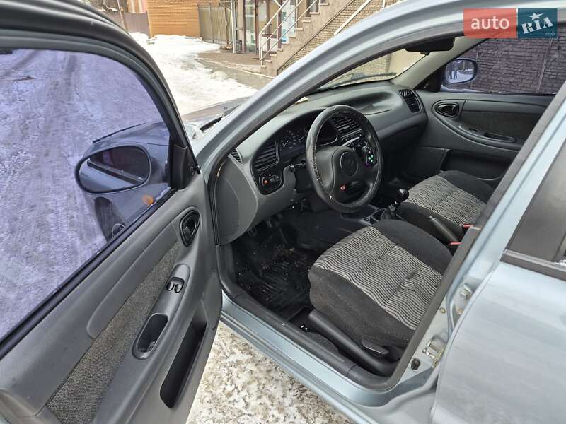Седан Daewoo Lanos 2012 в Василькові