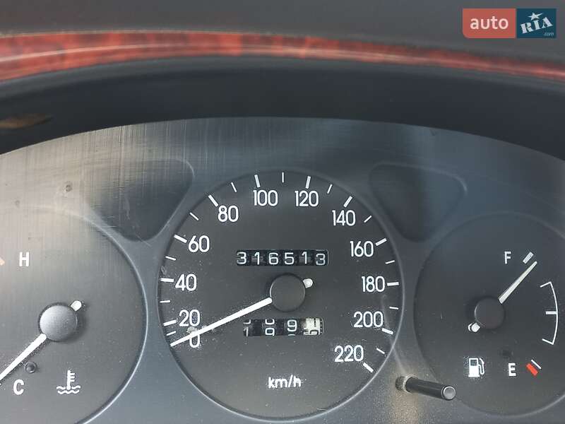 Седан Daewoo Lanos 2003 в Южному