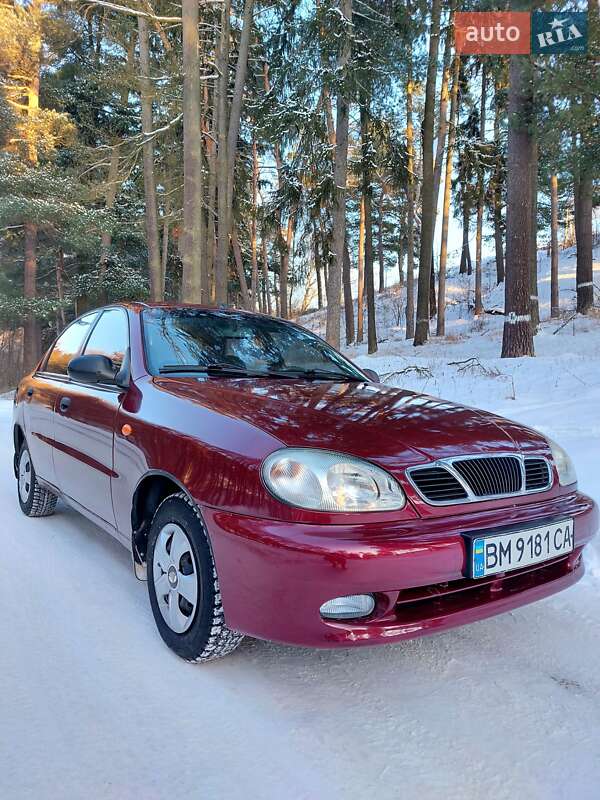 Седан Daewoo Lanos 2009 в Тростянці