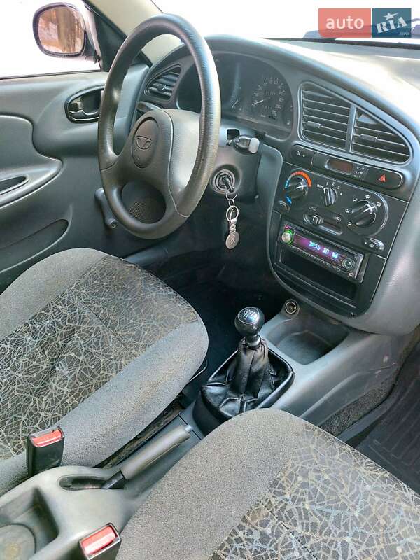 Седан Daewoo Lanos 2009 в Тростянці