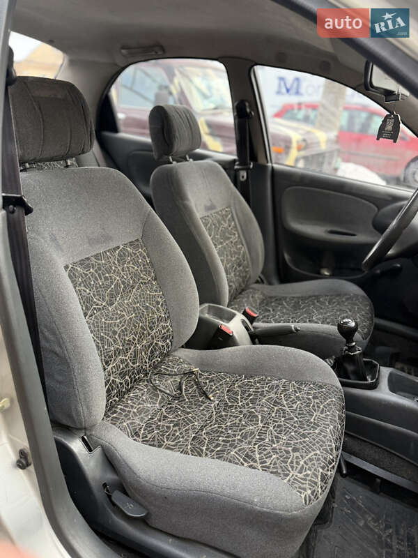 Седан Daewoo Lanos 2006 в Дунаївцях