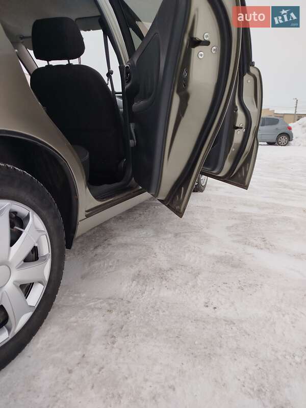 Седан Daewoo Lanos 2008 в Житомирі