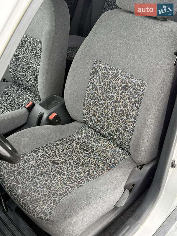 Седан Daewoo Lanos 2003 в Києві