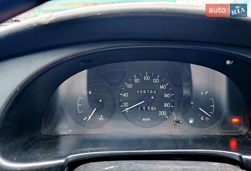 Седан Daewoo Lanos 1998 в Новониколаевке