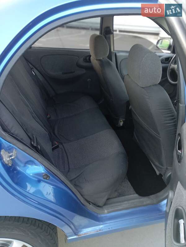 Седан Daewoo Lanos 2007 в Бурині