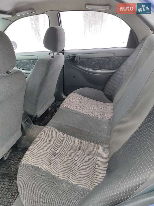 Седан Daewoo Lanos 1998 в Львові