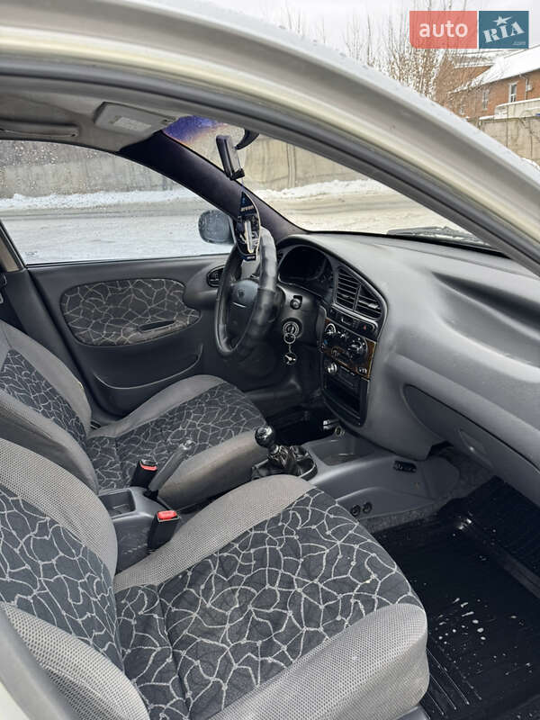 Седан Daewoo Lanos 2003 в Умані