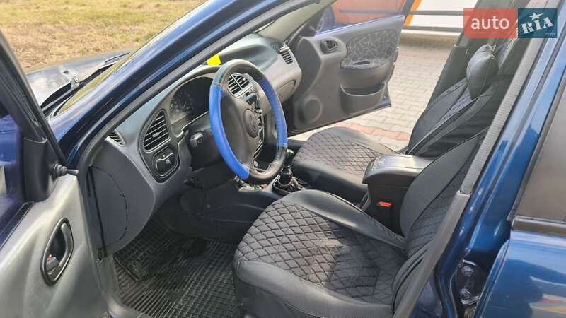 Седан Daewoo Lanos 2003 в Измаиле