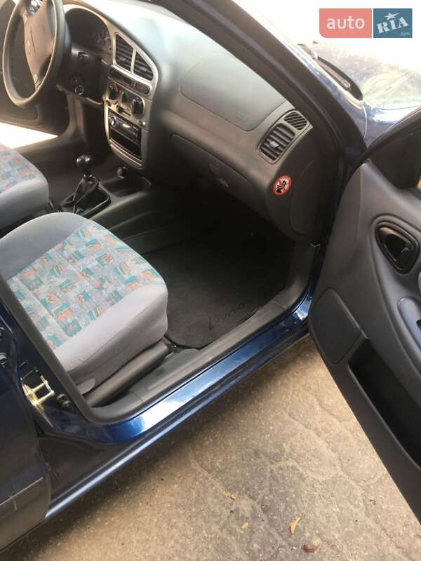 Седан Daewoo Lanos 2005 в Ужгороді