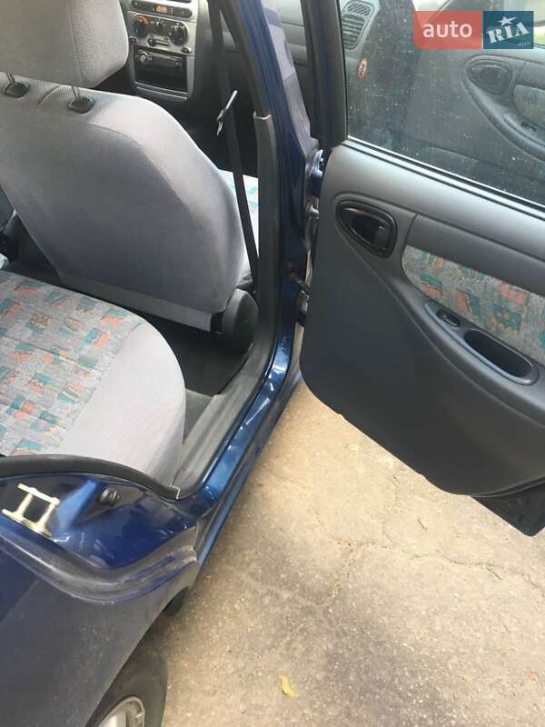 Седан Daewoo Lanos 2005 в Ужгороді