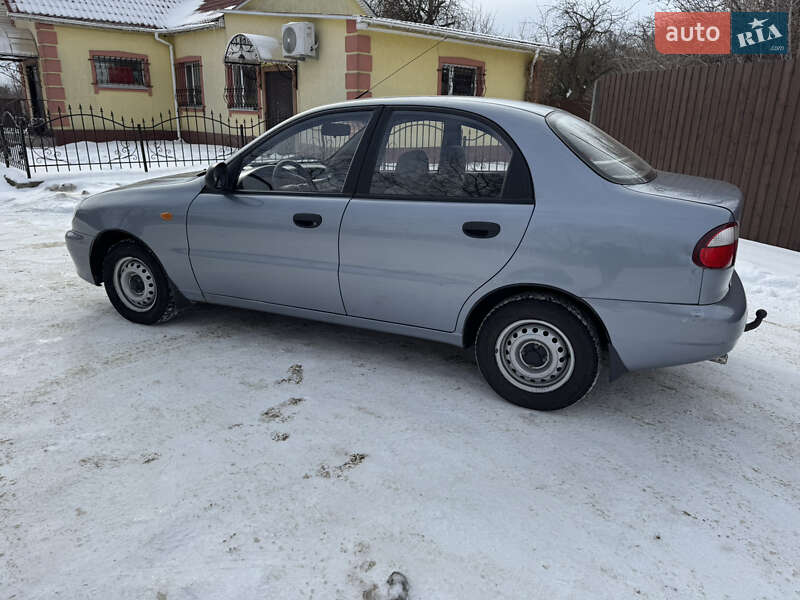 Седан Daewoo Lanos 2009 в Городищеві