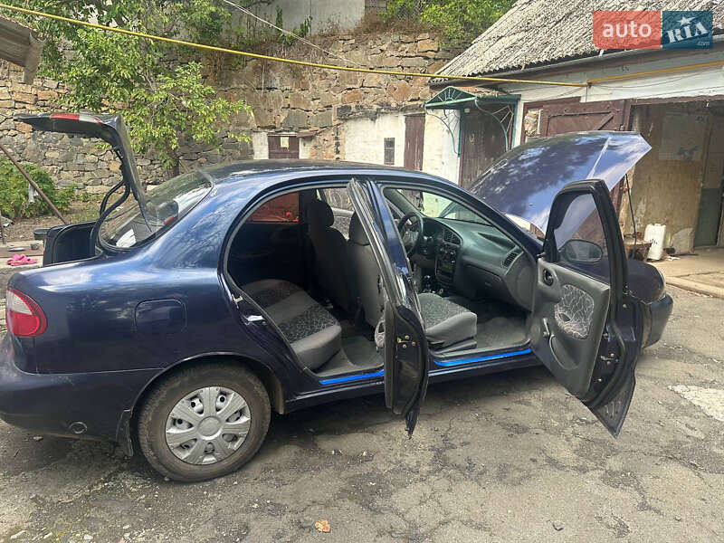 Седан Daewoo Lanos 2002 в Черкасах