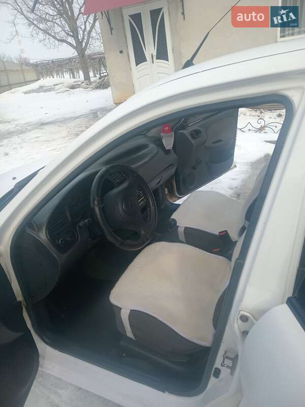 Седан Daewoo Lanos 2004 в Борщеві