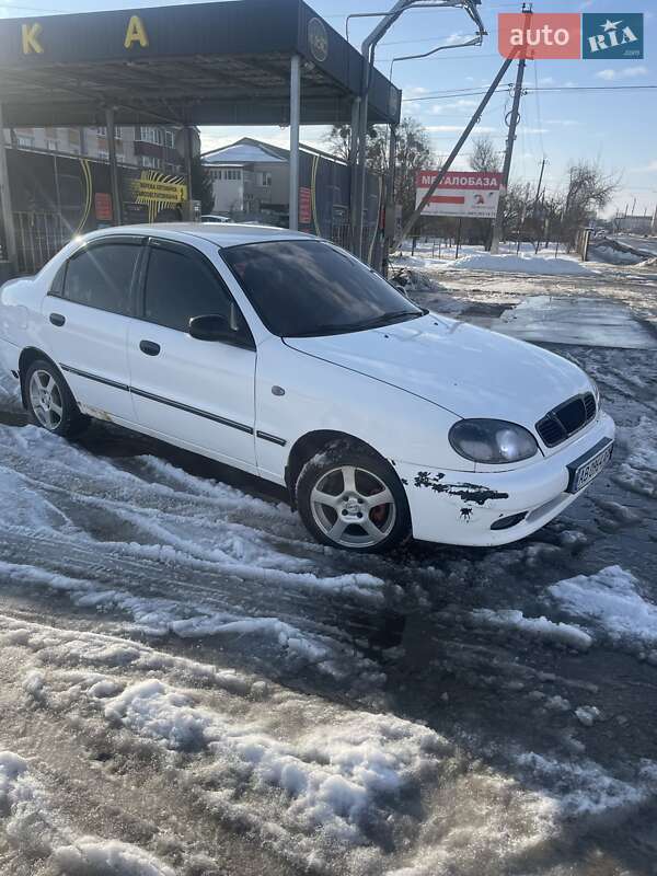 Седан Daewoo Lanos 2010 в Калиновке