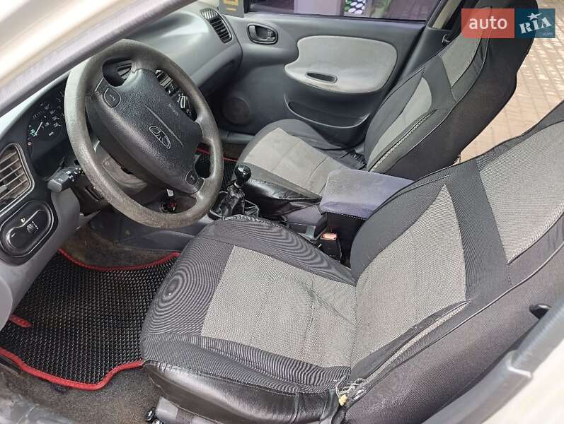 Седан Daewoo Lanos 2004 в Кропивницькому