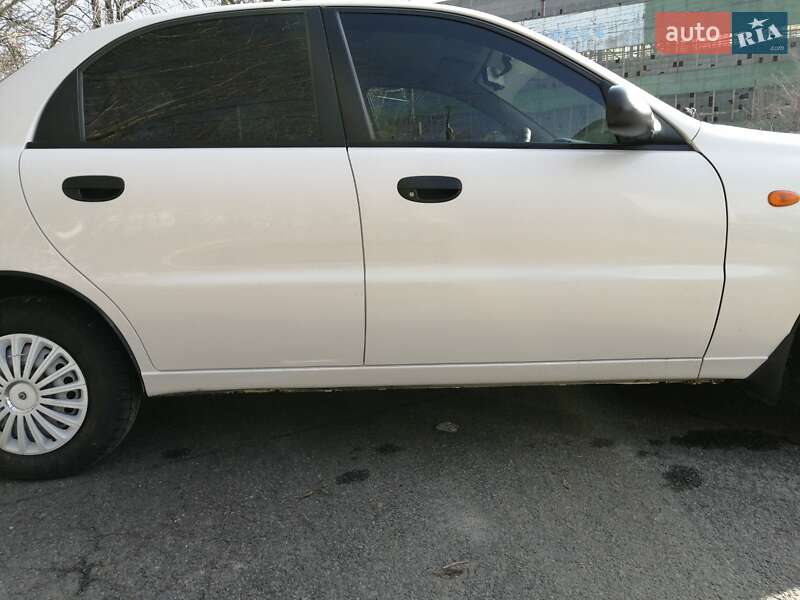 Седан Daewoo Lanos 2005 в Дніпрі