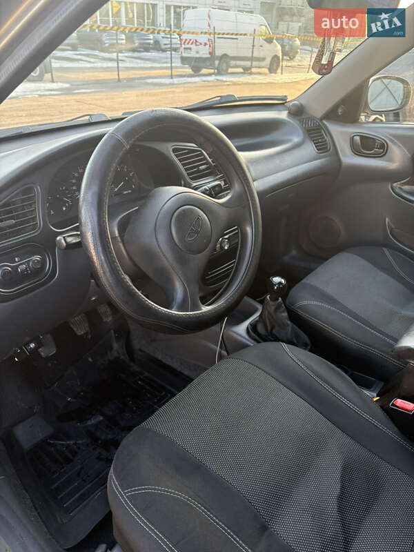 Седан Daewoo Lanos 2003 в Харькове
