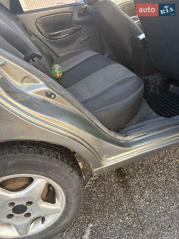 Седан Daewoo Lanos 2003 в Харькове