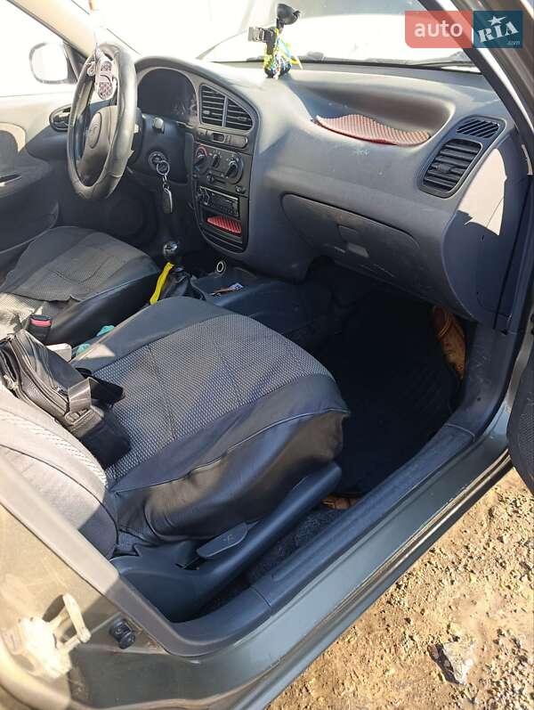 Седан Daewoo Lanos 2005 в Смілі