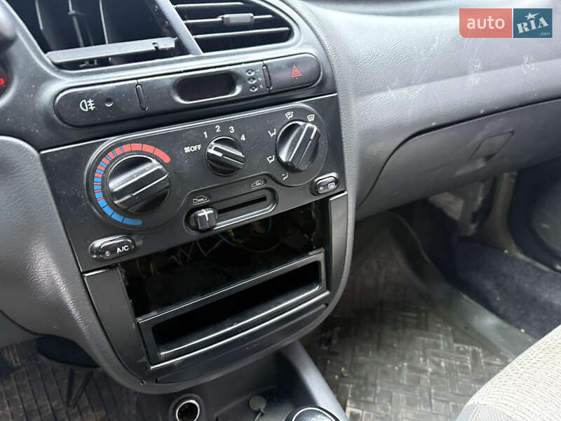 Седан Daewoo Lanos 2003 в Делятине