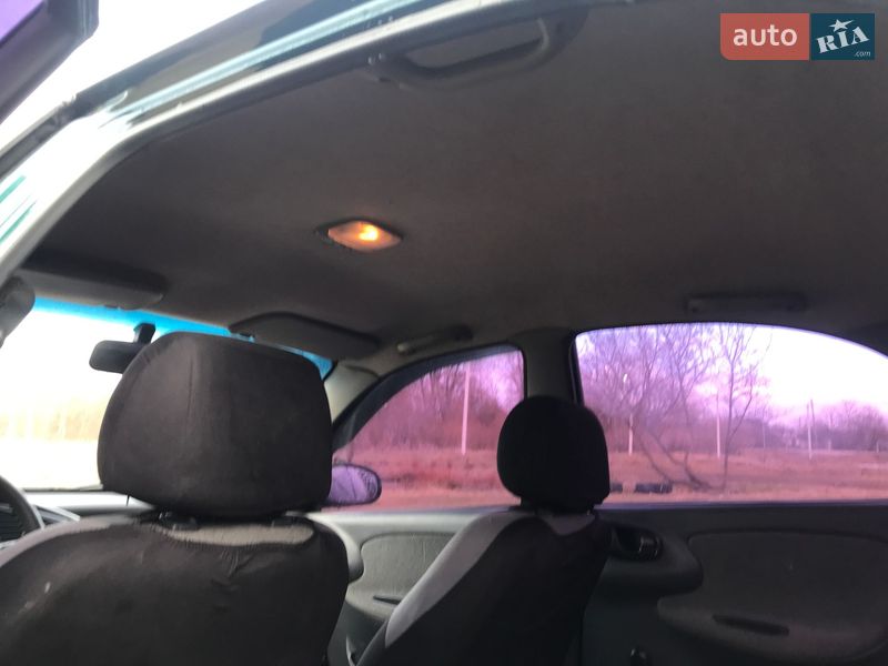 Седан Daewoo Lanos 2004 в Львове