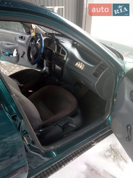 Седан Daewoo Lanos 1998 в Львові
