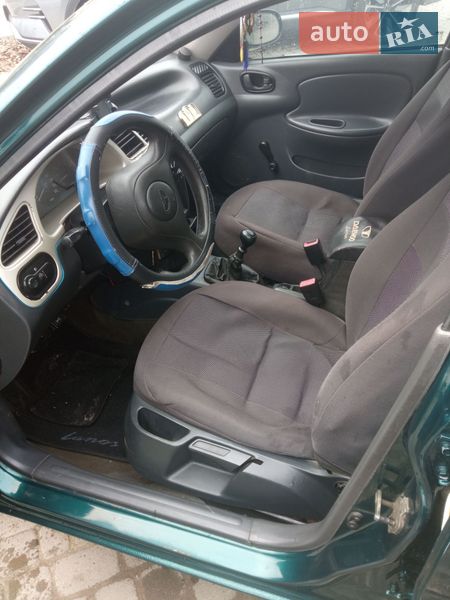 Седан Daewoo Lanos 1998 в Львові