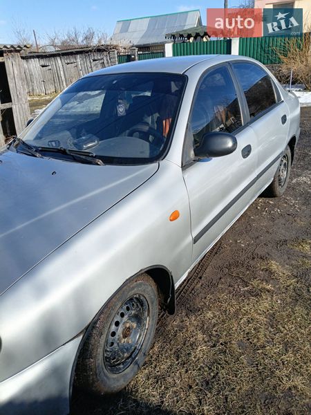 Седан Daewoo Lanos 2002 в Звягелі