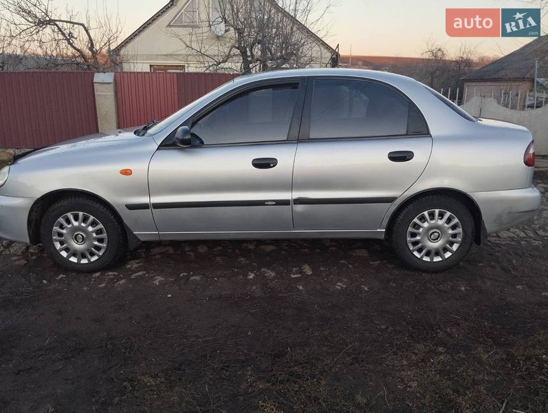 Седан Daewoo Lanos 2009 в Умані