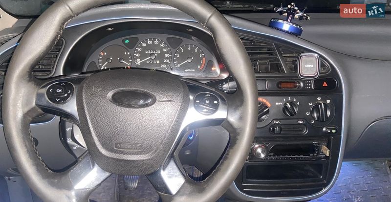 Седан Daewoo Lanos 2005 в Дніпрі