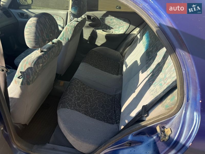 Седан Daewoo Lanos 2003 в Дніпрі