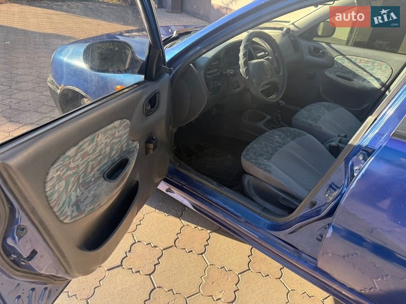 Седан Daewoo Lanos 2003 в Дніпрі