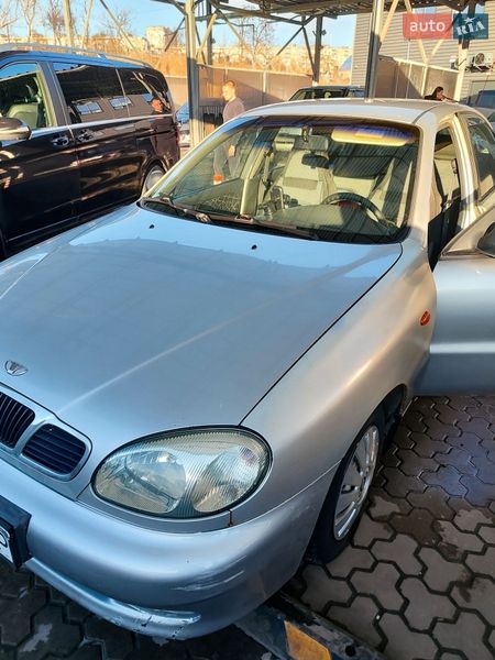 Седан Daewoo Lanos 2001 в Киеве
