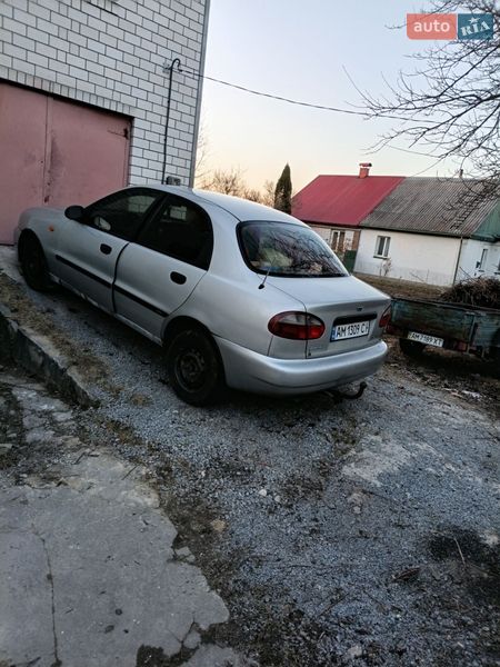 Седан Daewoo Lanos 2002 в Звягелі