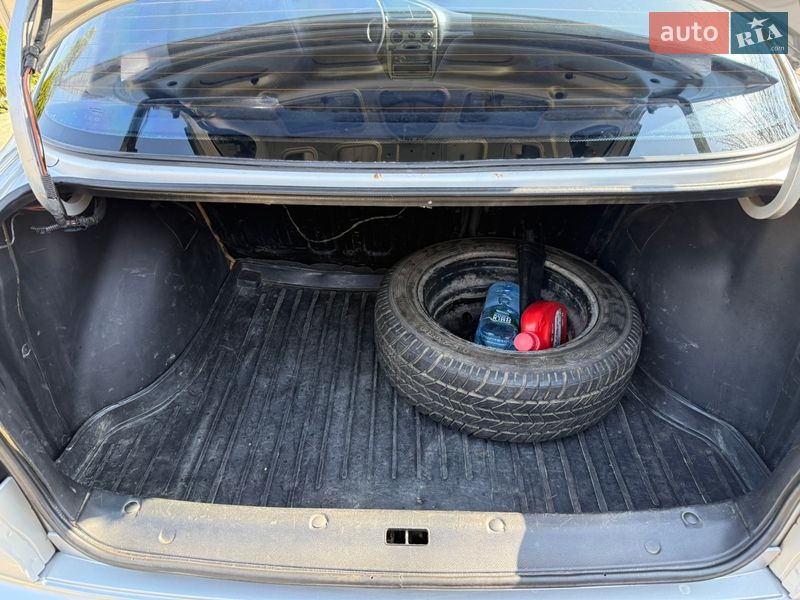 Седан Daewoo Lanos 2004 в Косове