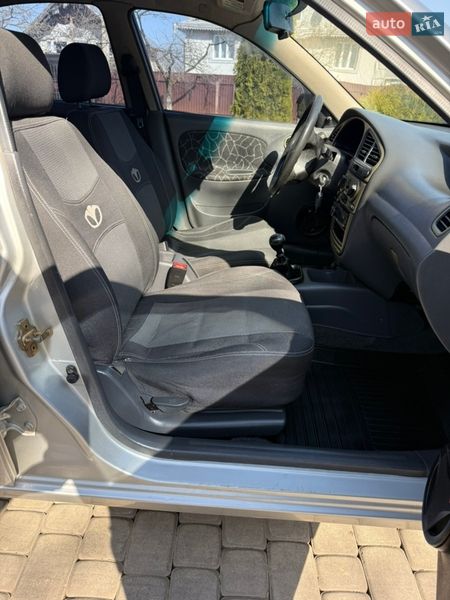 Седан Daewoo Lanos 2004 в Косове