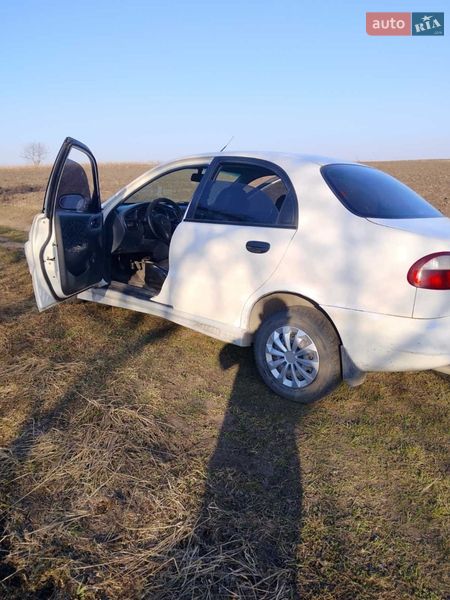 Седан Daewoo Lanos 2003 в Почаеве
