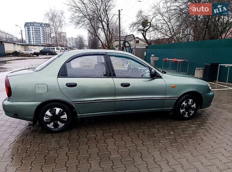 Седан Daewoo Lanos 2010 в Житомире