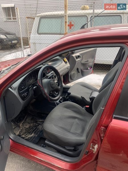 Седан Daewoo Lanos 2004 в Харкові