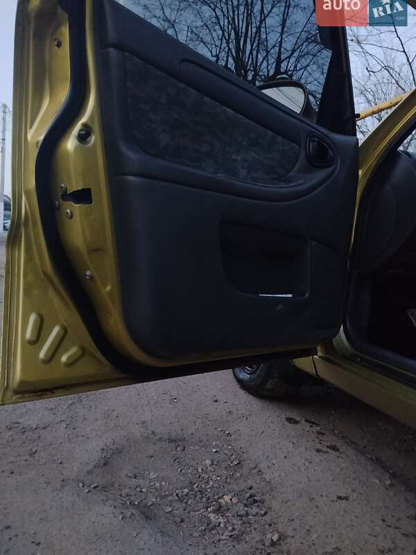 Седан Daewoo Lanos 2003 в Белгороде-Днестровском