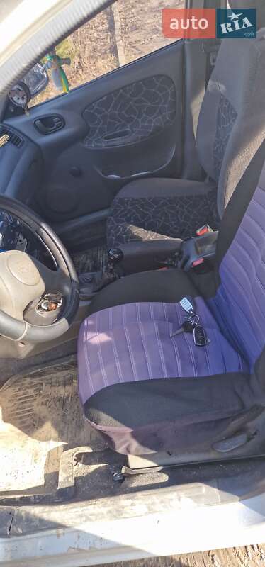 Седан Daewoo Lanos 2003 в Харькове