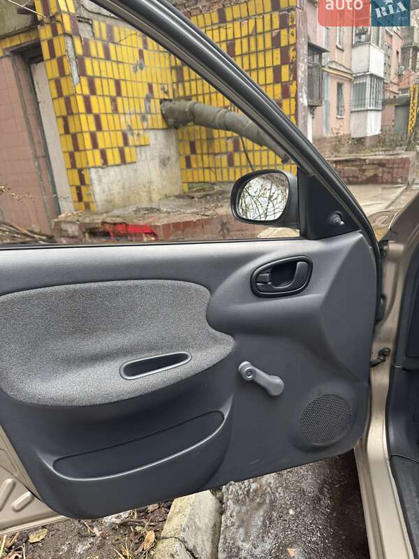 Седан Daewoo Lanos 2008 в Днепре