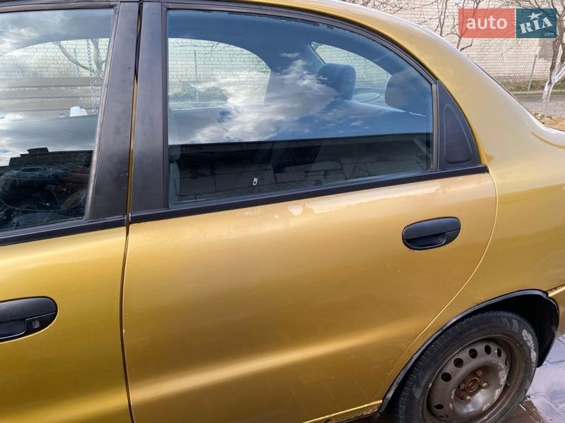 Седан Daewoo Lanos 2002 в Рівному